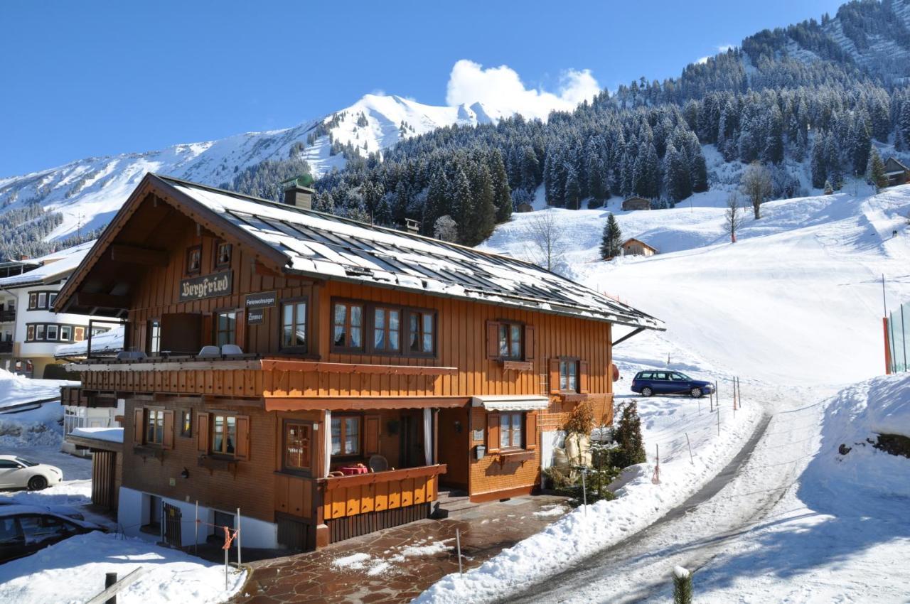 Appartement Das Bergfried - Urlaub Zentral Und Ruhig! à Riezlern Extérieur photo